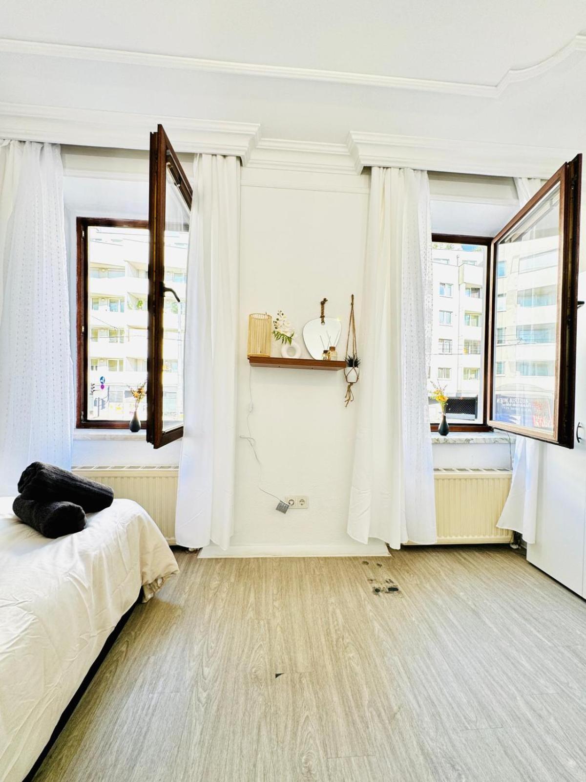 Affordable 4br Shared Apartment, 10 Min To Fac Platz Apartment *